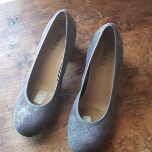 Vaneli stacked heel pump